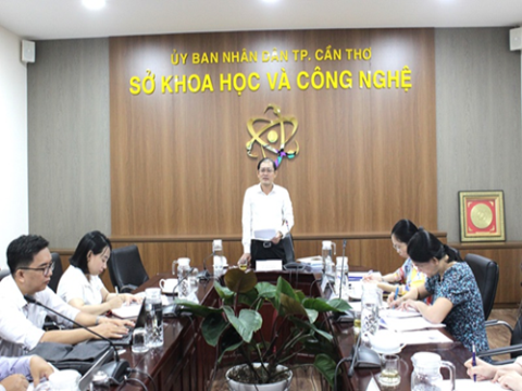 Đánh giá giữa kỳ Đề tài KHCN “Xây dựng cơ sở dữ liệu số về nguồn tài nguyên thực vật hữu ích trên địa bàn thành phố Cần Thơ”