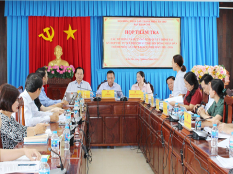 Ban Pháp chế họp thẩm tra nội dung trình tại Kỳ họp thứ Tư (Kỳ họp chuyên đề) của Hội đồng nhân dân thành phố Khóa X, nhiệm kỳ 2021 - 2026