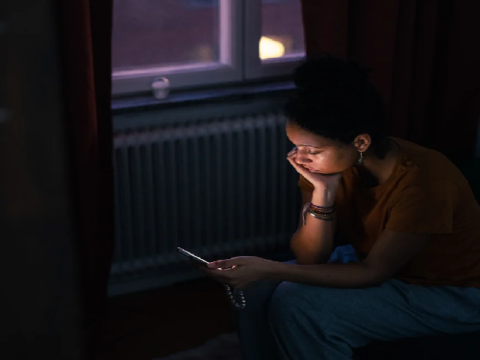 Việc sử dụng mạng xã hội có liên quan đến hạnh phúc