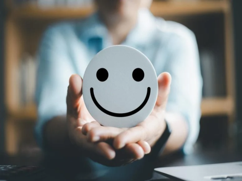 Bạn không cần phải giàu có: Nghiên cứu mới tiết lộ cuộc sống giản dị mới là bí quyết thực sự của hạnh phúc