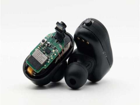 Tai nghe tích hợp camera siêu nhỏ cho phép trò chuyện với AI về những gì bạn nhìn thấy