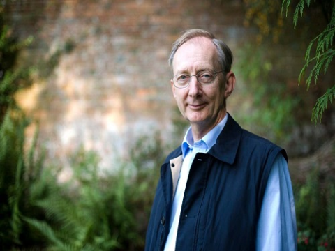 Nhà phát minh áo choàng tàng hình bây giờ có những mánh khóe tốt hơn trong tay áo của mình