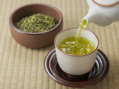 Giải mã “huyền thoại nhuận tràng” của trà xanh và thực tế hiện đại