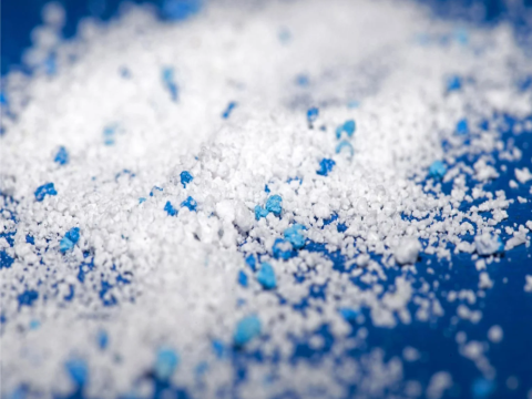 Nghiên cứu hé lộ nguồn gốc thật sự của vi nhựa trong không khí: Gấp 20 lần từ đất liền so với đại dương