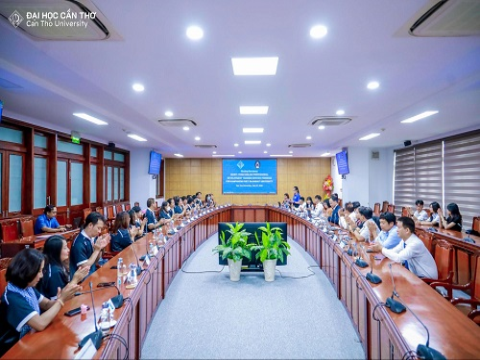 Đại học Cần Thơ hoàn thành hai khóa đào tạo quốc tế liên tiếp nâng cao năng lực ngoại ngữ cho giảng viên Trường Đại học Kamphaeng Phet Rajabhat (Thái Lan)