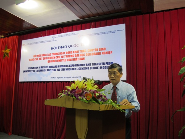 Thứ trưởng Bộ KH&CN Trần Văn Tùng phát biểu tại hội thảo.