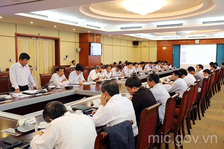 Lãnh đạo VNPT báo cáo tại buổi làm việc