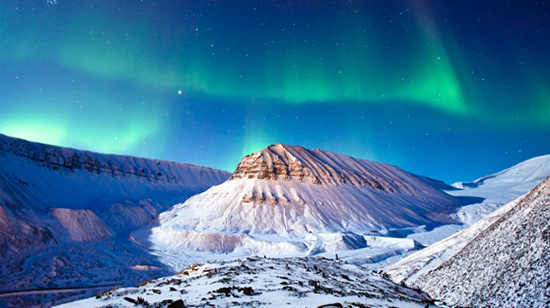 Hình ảnh ánh sáng đẹp nhất trên Trái đất tại vùng Longyearbyen