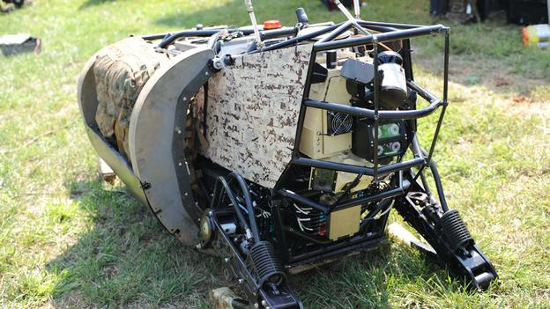 Robot b&aacute;n tự động alphadog