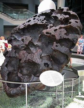 Thiên thạch Willamette với khoảng 14 tấn ở Mỹ năm 1902.