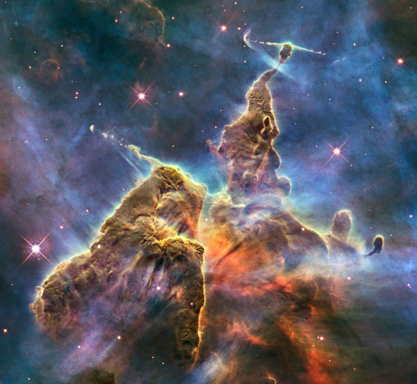 Một bức ảnh do Hubble chụp được ghi lại quá trình hình thành của ngôi sao Carina Nebula. Bộ ảnh vũ trụ tuyệt đẹp của NASA